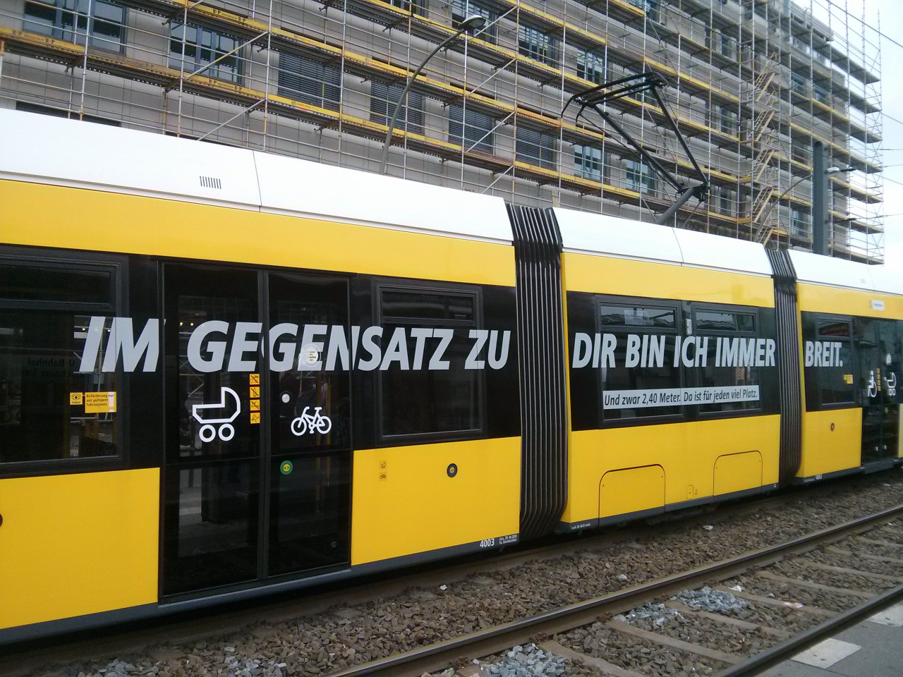 berlin-tram-breit